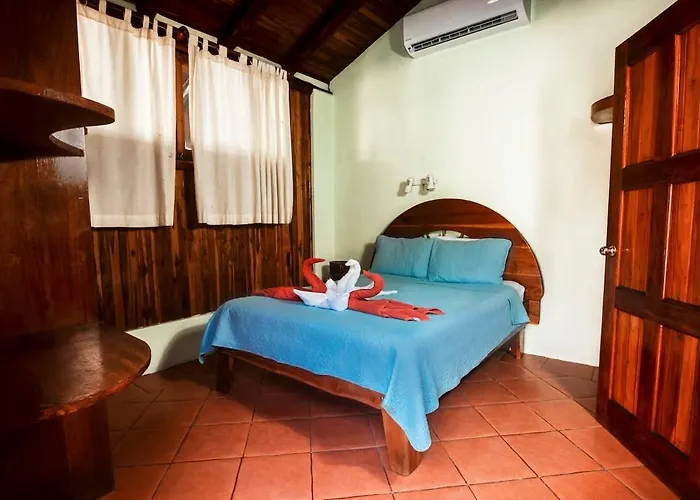 Treehouse Unit 3 * Sámara